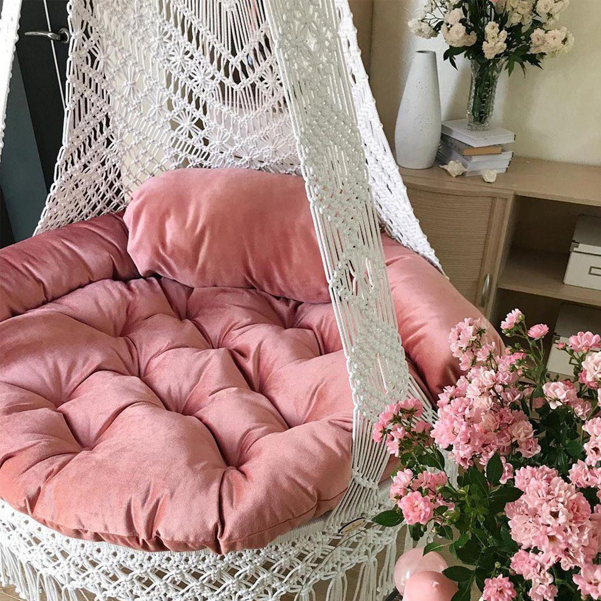 Luxurious macrame swing frame detail