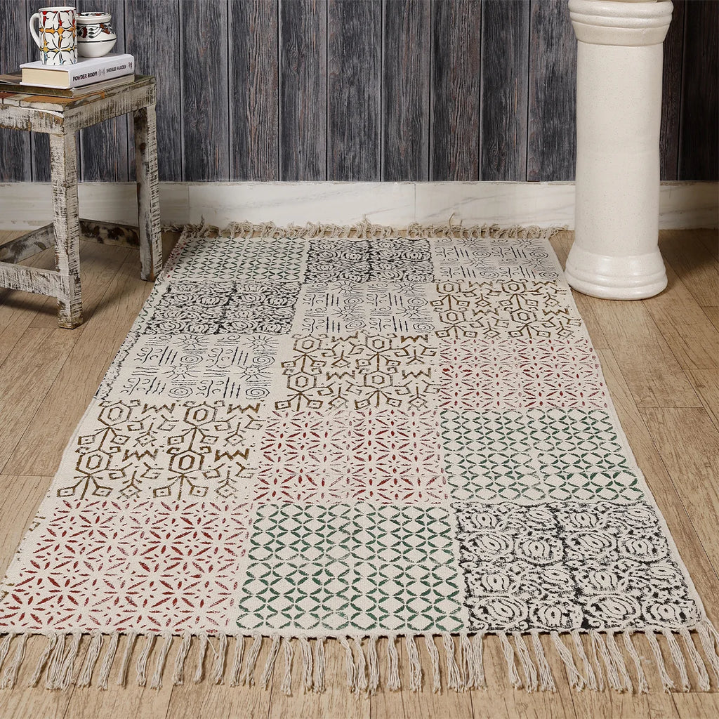 White Floral Printed Traditional Rug / Carpet