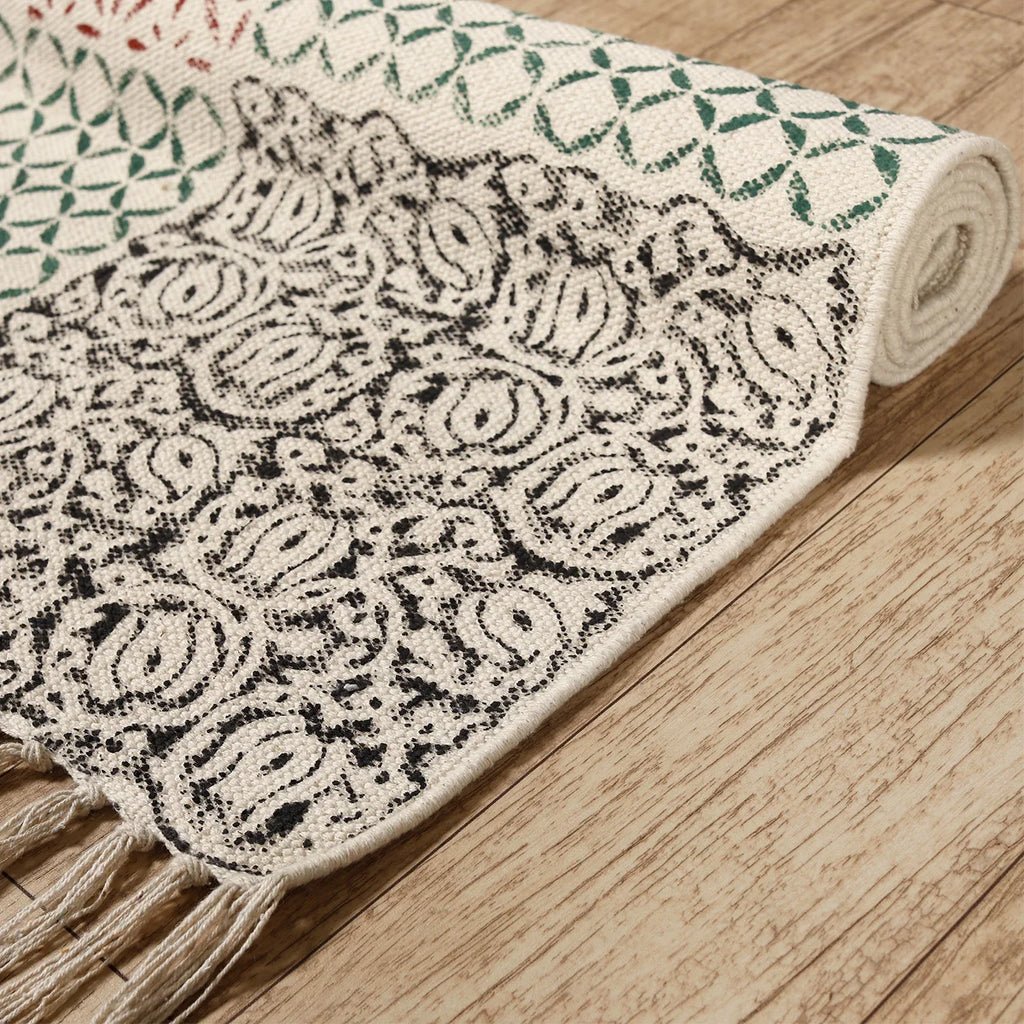 White Floral Printed Traditional Rug / Carpet